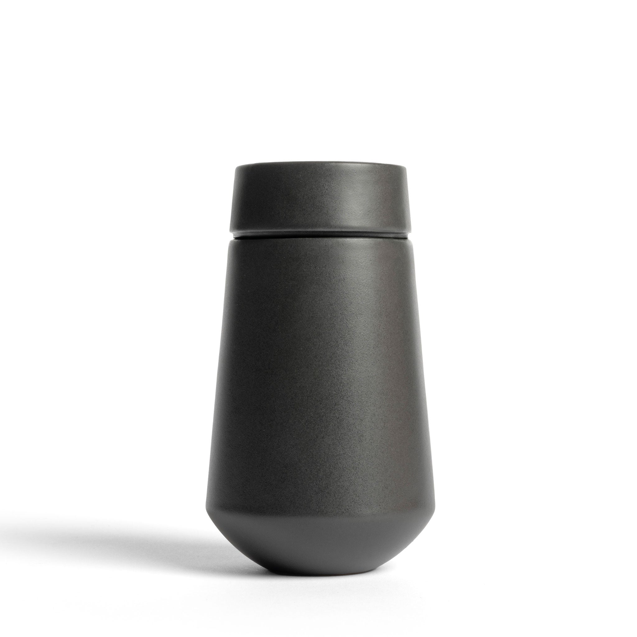 The Aegis Urn in Black