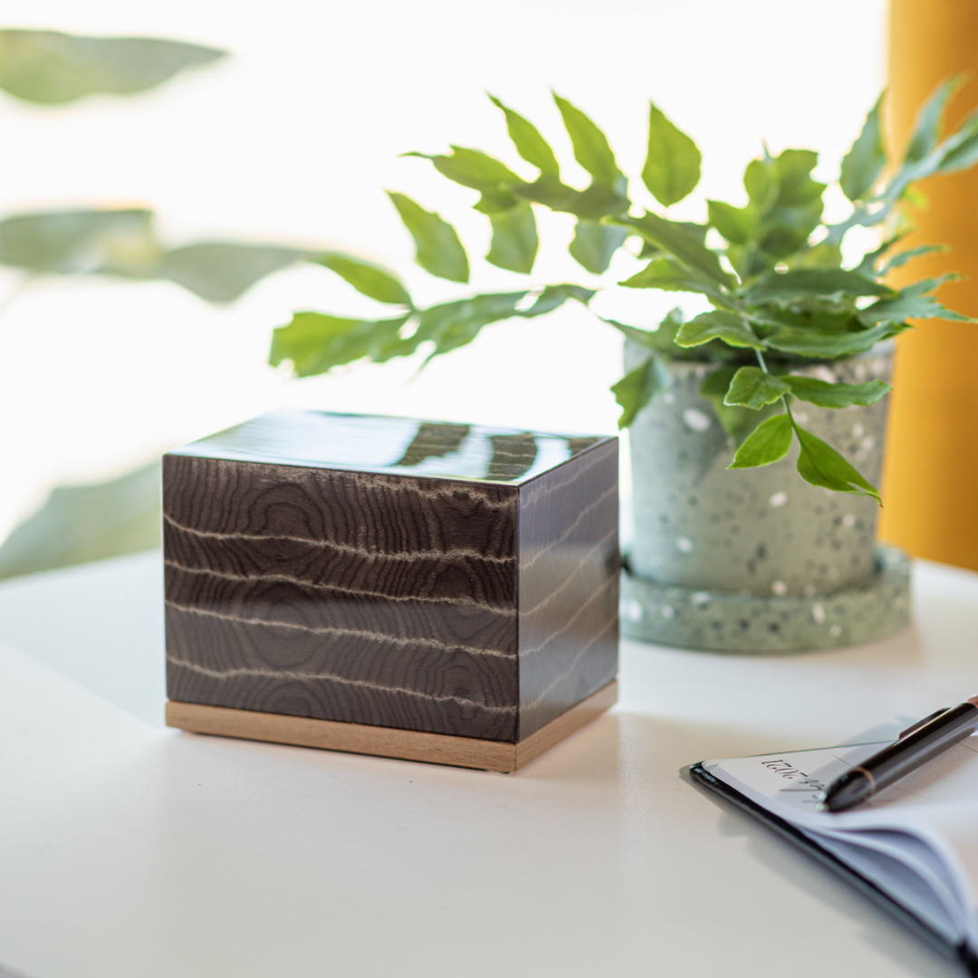 The Hudson Urn in Striped Brown