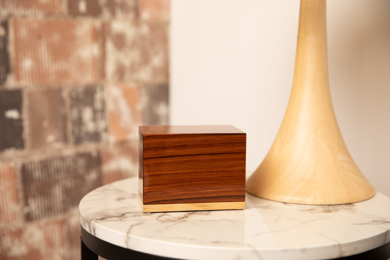 The Hudson Urn in Warm Brown