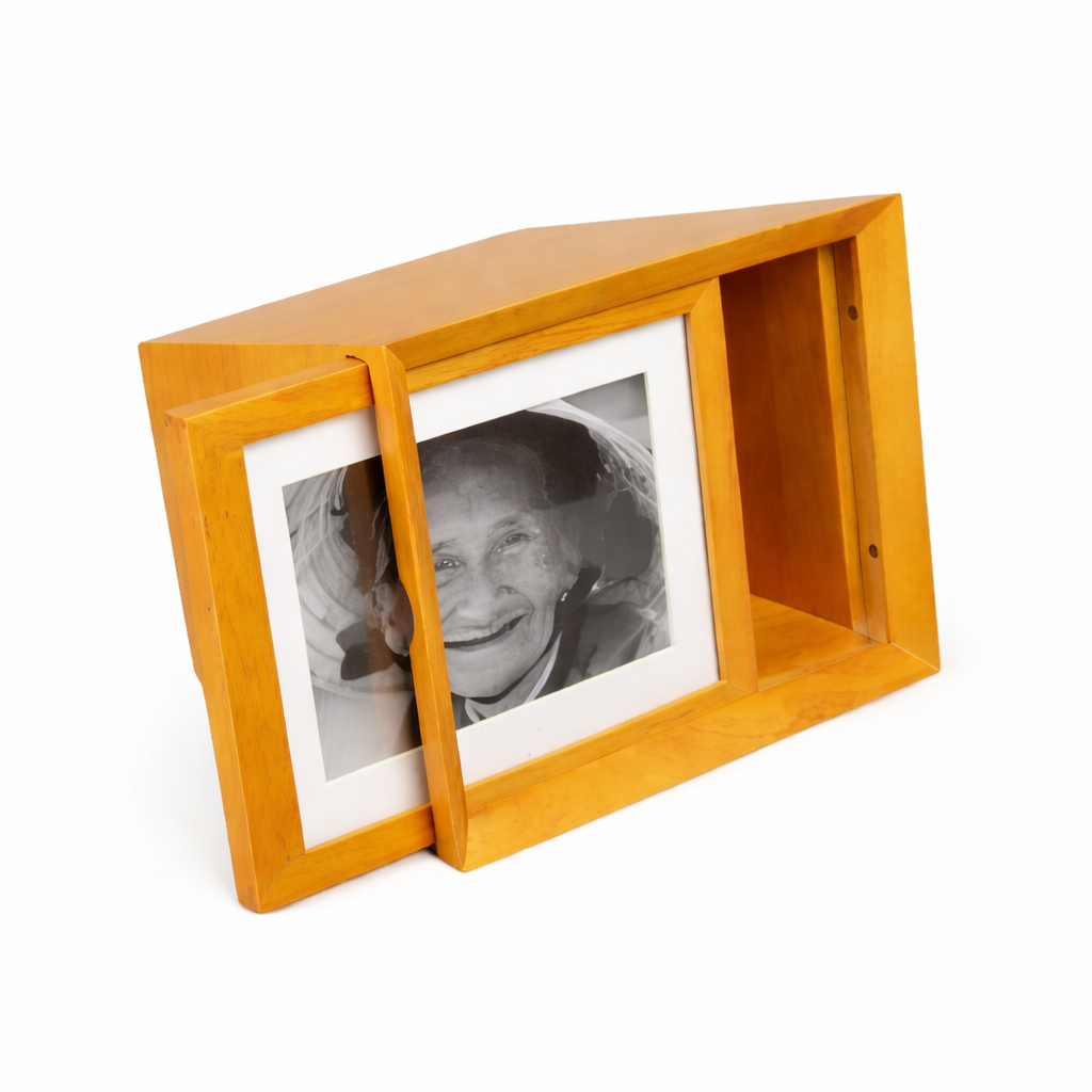 The Duke Picture Urn in Oak