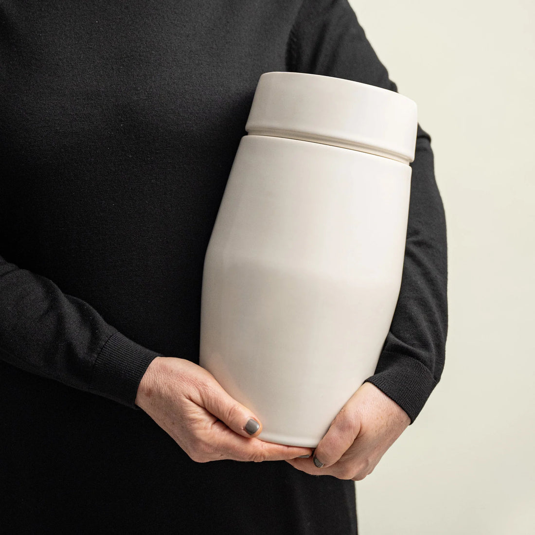 The Epoch Urn in White